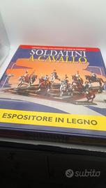 espositore in legno