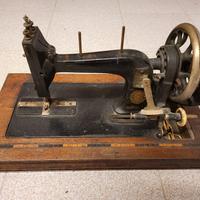 Macchina da cucire manuale