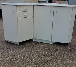 mobile bagno ad angolo