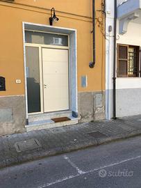 Marina di Carrara Piazza Menconi con corte privata