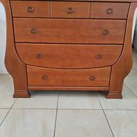 Elegante Comò in Legno Massello 