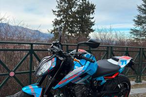 Ktm duke 890