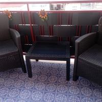 Poltrone con tavolino 