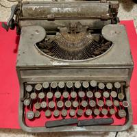 Macchina da Scrivere OLIVETTI d' Epoca * GRECA