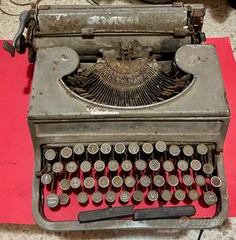 Macchina da Scrivere OLIVETTI d' Epoca * GRECA