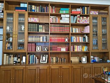 Libreria artigianale in legno su misura – 4 metri