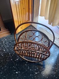 Portariviste in vimini.