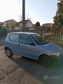 FIAT 600
