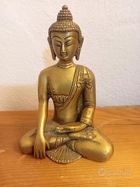statuetta di Buddha shakyamuni