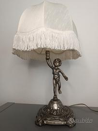 Lampada da tavolo vintage con putto e paralume