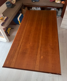 Tavolo in legno da cucina in perfetto stato