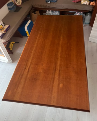 Tavolo in legno da cucina in perfetto stato