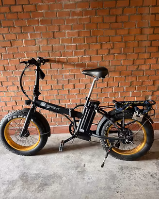 Fat bike elettrica bicicletta