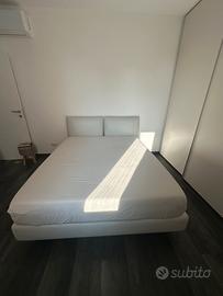 Letto matrimoniale con doghe