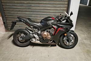 Honda CBR 650F 2017, 48.000 km tagliandata