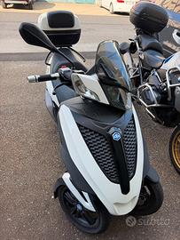 Piaggio MP3 300 yourban ie - pochi km