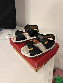 Sandali Levis 25