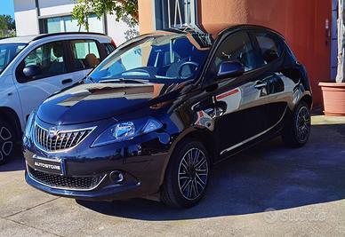 Lancia Ypsilon 1.0 FireFly HY Gold