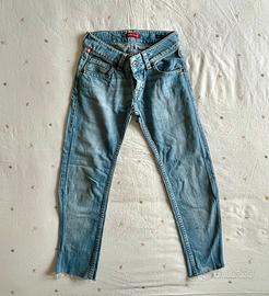 Jeans vita bassa Indian Rose modello Alissa