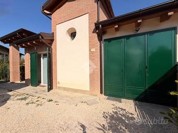 VILLA SINGOLA A VALSAMOGGIA