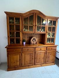 CREDENZA CON TAVOLO E SEDIE