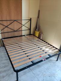 Letto matrimoniale con doghe e struttura 160x190