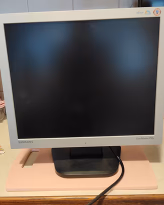 Monitor LCD Samsung Synmaster 710v 17