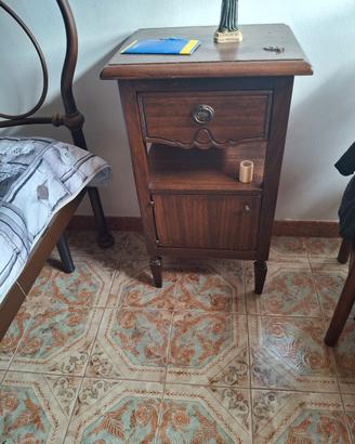 comodino legno