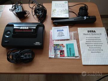 SEGA Master System II + Light Phaser + Giochi