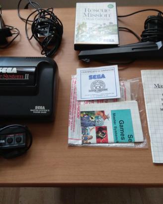 SEGA Master System II + Light Phaser + Giochi
