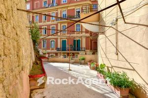 CHIAIA - CENTRALE - AMPIO - TERRAZZO