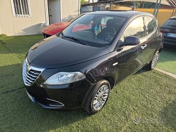 Lancia Ypsilon 0.9 TwinAir 85 CV 5 porte S&S Gold