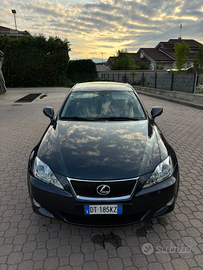 LEXUS IS 220d