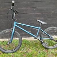 BMX bicicletta