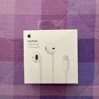 Earpods lightning connector Apple