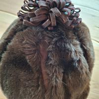 cappello anni 70 da bambina in pelle e pelliccia