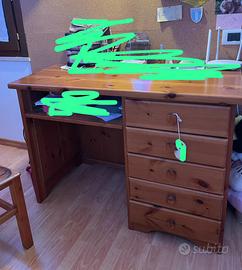 Scrivania artigianale in legno massello