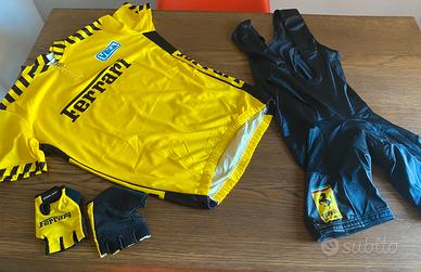 Completo ciclismo Ferrari