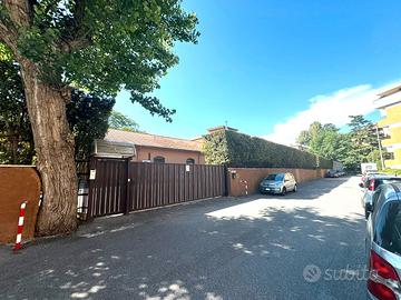 Magliana - capannone artigianale