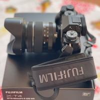 Fujifilm X-T4  con obbiettivo 16-80 mm