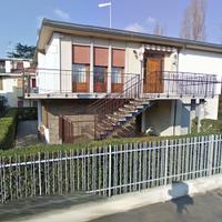 Villa con giardino