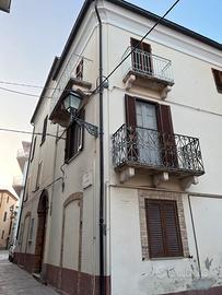 Porzione di palazzetto a Bellante Paese
