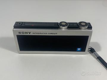 Radio portatile vintage Sony ICR-200 (1968)