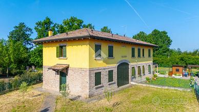 PORZIONE DI BIFAMILIARE A REGGIO NELL'EMILIA