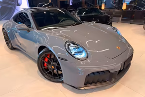 PORSCHE 992 Carrera 4 GTS
