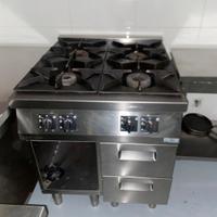 4 fuochi perfettamente funzionanti 