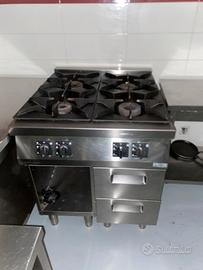 4 fuochi perfettamente funzionanti 