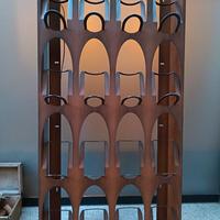 Portabottiglie 16 vani in metallo con finitura aci