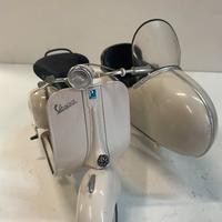 Raro Modellino Vespa d'epoca con Sidecar