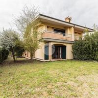 BIFAMILIARE A MONTEROSI